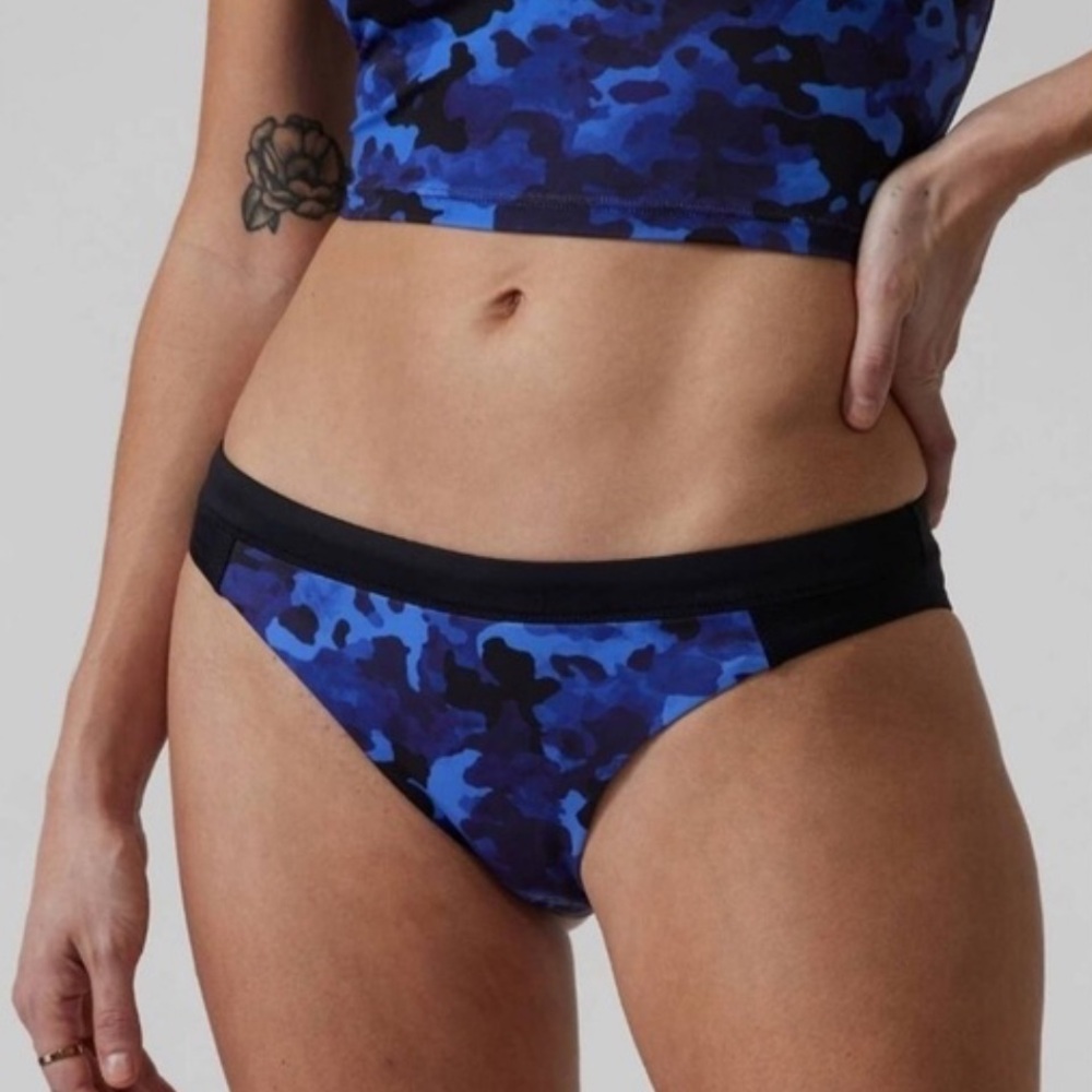 NWT Athleta Bikini Bottoms Freestyle Camo Women’s Large Blue Camouflage Swim